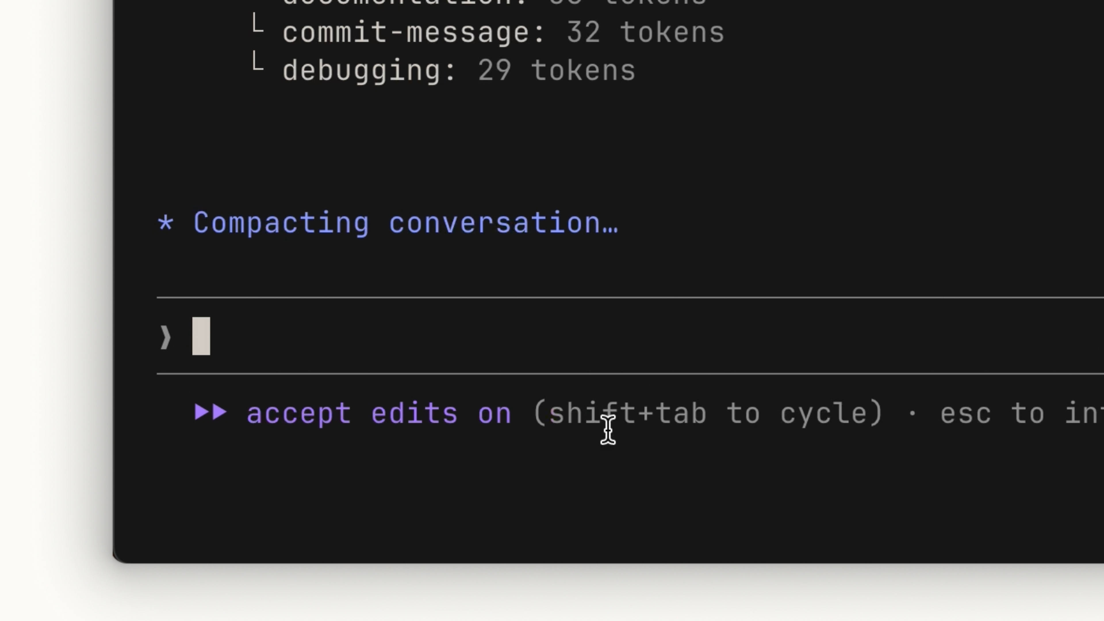 Claude Code가 컨텍스트를 요약하며 'Compacting conversation...'을 표시하는 모습